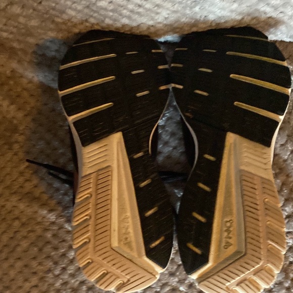Brooks DNA woman’s athletic shoes - Picture 4 of 5